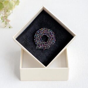 Cài áo Twinkle Donut Brooch kèm hộp RYA 780262