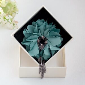 Cài áo Gorgeous Flower Brooch kèm hộp RYA 780281